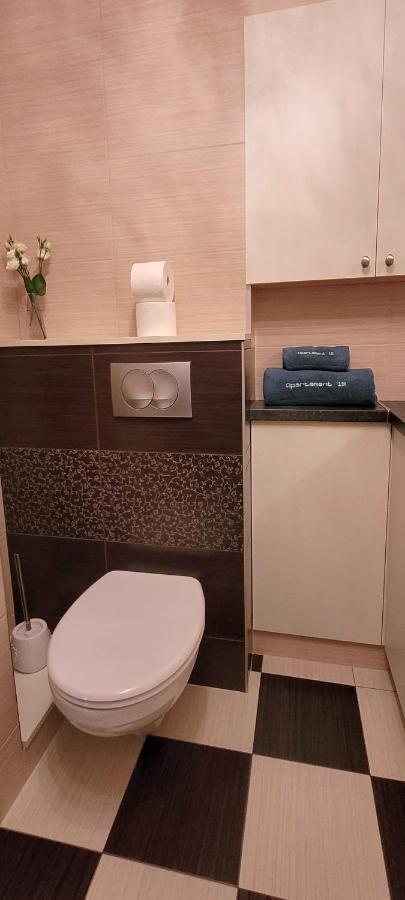 15 Apartament *